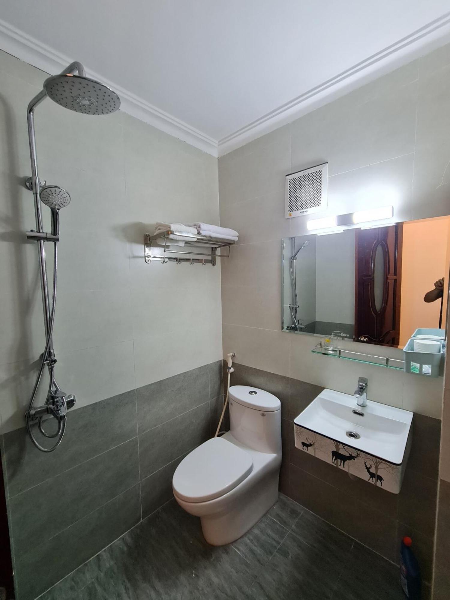 Sun Hotel Hue Buitenkant foto